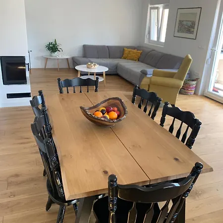 Two Bedroom With Terrace And Sea View דירה *