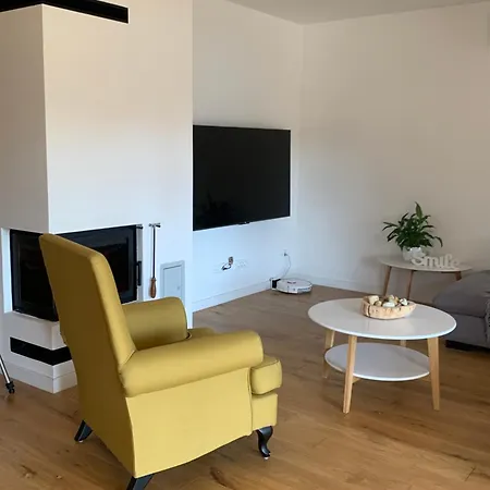 Two Bedroom With Terrace And Sea View דירה זאדאר
