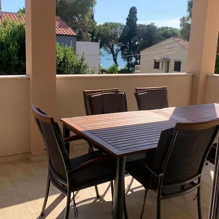 Two Bedroom With Terrace And Sea View דירה